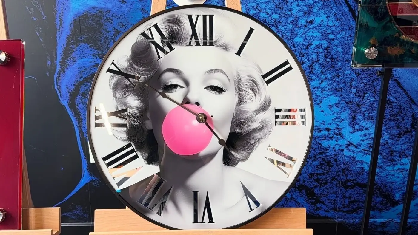 Marilyn Monroe portrait clock in illuminated glass by Dyer Design Glassworks